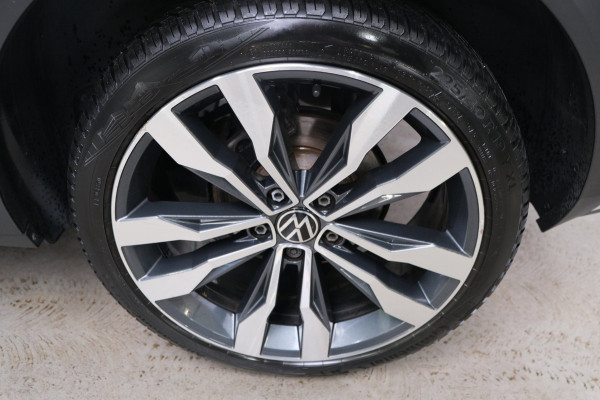 Volkswagen T-Roc 1.5 TSI Sport Business R-Line Automaat - Airco, Cruise, Panodak, Carplay, Virtual Display, PDC, Navi.