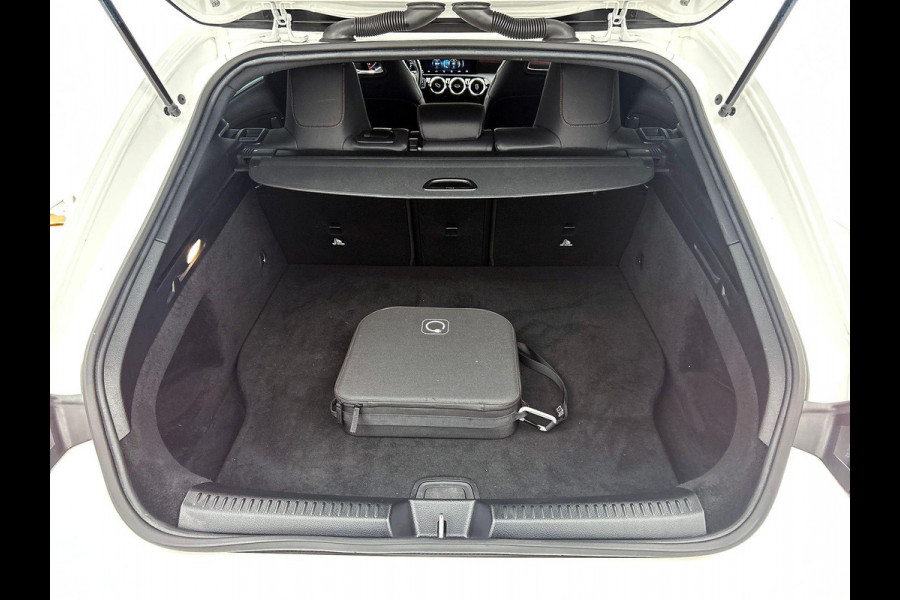 Mercedes-Benz CLA-Klasse Shooting Brake 250 e AMG Line WIDE-SCREEN | CAMERA | STOELVERWARMING
