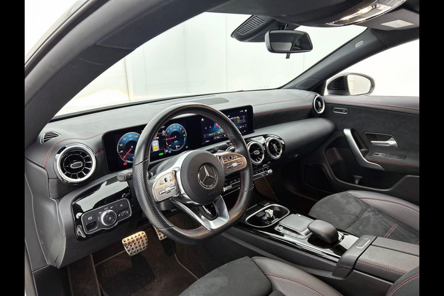 Mercedes-Benz CLA-Klasse Shooting Brake 250 e AMG Line WIDE-SCREEN | CAMERA | STOELVERWARMING