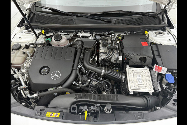 Mercedes-Benz CLA-Klasse Shooting Brake 250 e AMG Line WIDE-SCREEN | CAMERA | STOELVERWARMING