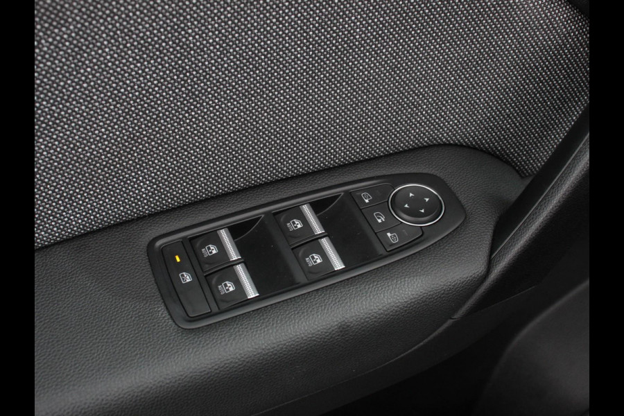 Renault Captur 1.3 TCe Techno 160pk automaat | Climate control | Adaptieve cruise control | Camera | Parkeersensoren | LED | Verwarmde voorstoelen | Stuurverwarming | Navigatie | Apple Carplay/ Android Auto | Keyless