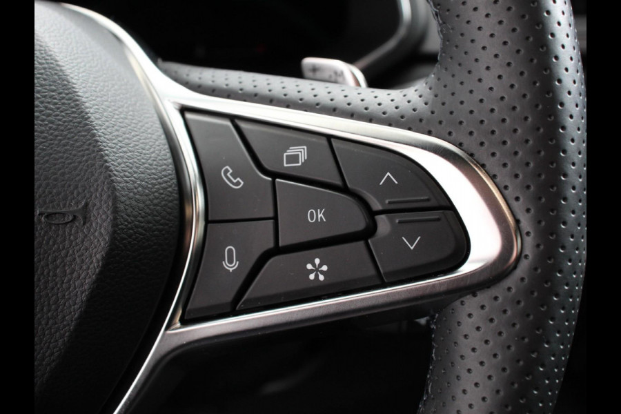 Renault Captur 1.3 TCe Techno 160pk automaat | Climate control | Adaptieve cruise control | Camera | Parkeersensoren | LED | Verwarmde voorstoelen | Stuurverwarming | Navigatie | Apple Carplay/ Android Auto | Keyless