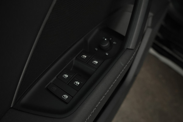 Audi A3 Limousine 30 TFSI S edition S-Line, Volleder, Digital Dash, BOM VOL!!