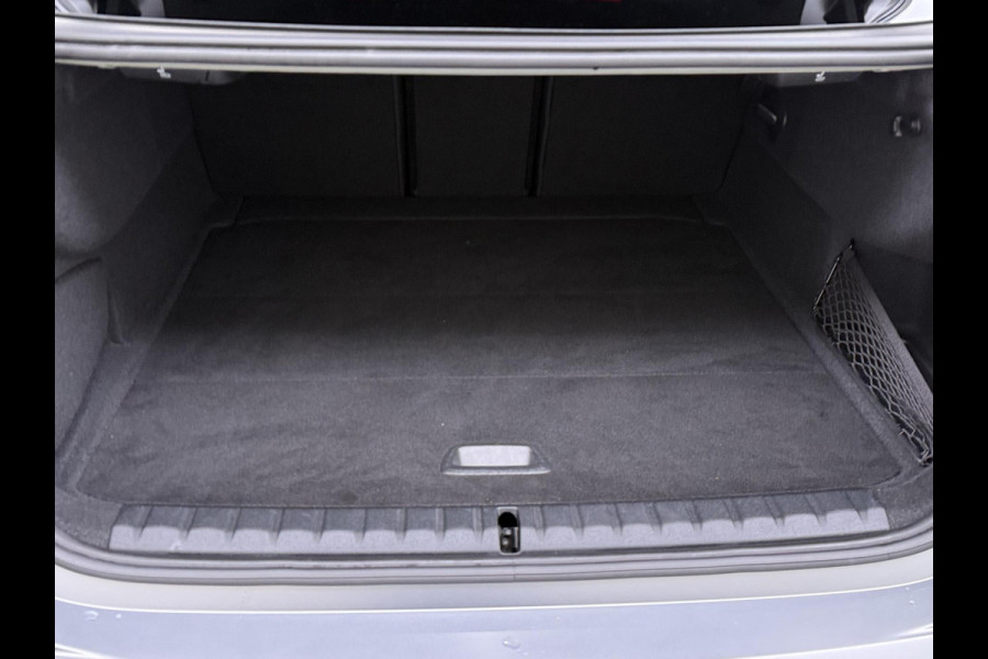 BMW 2 Serie Gran Coupé 220i VAN € 38.900,- VOOR € 35.877,- UW LENTEVOORDEEL € 3.023,-! | M-SPORT| BOMVOL! | HARMAN KARDON| PANO| FROZEN GREY| STOEL+ STUURVERWARMING| DEALER OH. | ORIGINEEL NEDERLANDS| KUIPSTOELEN| LEER | 19 INCH!