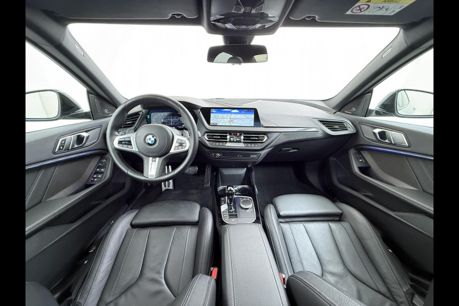 BMW 2 Serie Gran Coupé 220i VAN € 38.900,- VOOR € 35.877,- UW LENTEVOORDEEL € 3.023,-! | M-SPORT| BOMVOL! | HARMAN KARDON| PANO| FROZEN GREY| STOEL+ STUURVERWARMING| DEALER OH. | ORIGINEEL NEDERLANDS| KUIPSTOELEN| LEER | 19 INCH!