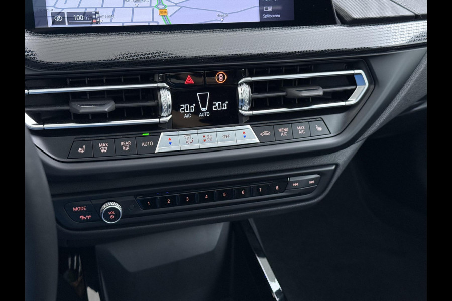 BMW 2 Serie Gran Coupé 220i VAN € 38.900,- VOOR € 35.877,- UW LENTEVOORDEEL € 3.023,-! | M-SPORT| BOMVOL! | HARMAN KARDON| PANO| FROZEN GREY| STOEL+ STUURVERWARMING| DEALER OH. | ORIGINEEL NEDERLANDS| KUIPSTOELEN| LEER | 19 INCH!