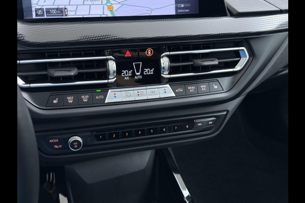 BMW 2 Serie Gran Coupé 220i VAN € 38.900,- VOOR € 35.877,- UW LENTEVOORDEEL € 3.023,-! | M-SPORT| BOMVOL! | HARMAN KARDON| PANO| FROZEN GREY| STOEL+ STUURVERWARMING| DEALER OH. | ORIGINEEL NEDERLANDS| KUIPSTOELEN| LEER | 19 INCH!