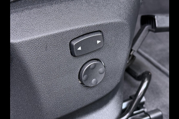 BMW 2 Serie Gran Coupé 220i VAN € 38.900,- VOOR € 35.877,- UW LENTEVOORDEEL € 3.023,-! | M-SPORT| BOMVOL! | HARMAN KARDON| PANO| FROZEN GREY| STOEL+ STUURVERWARMING| DEALER OH. | ORIGINEEL NEDERLANDS| KUIPSTOELEN| LEER | 19 INCH!