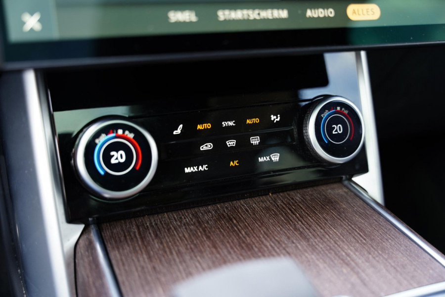 Land Rover Range Rover P 440 SE Zwart Leder / 23 Inch / Panoramadak