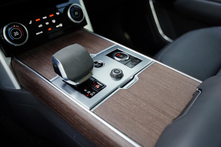 Land Rover Range Rover P 440 SE Zwart Leder / 23 Inch / Panoramadak