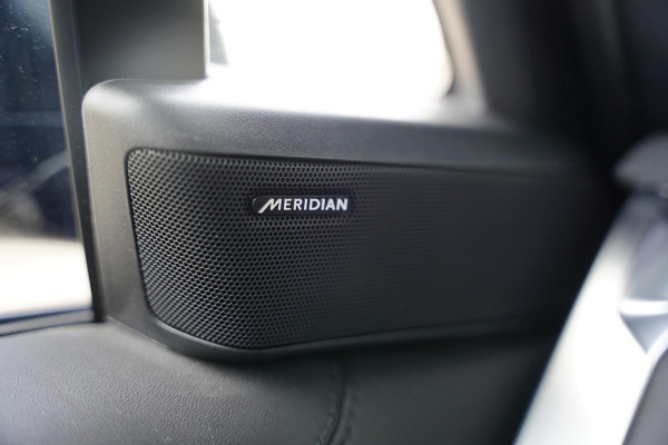 Land Rover Range Rover P 440 SE Zwart Leder / 23 Inch / Panoramadak