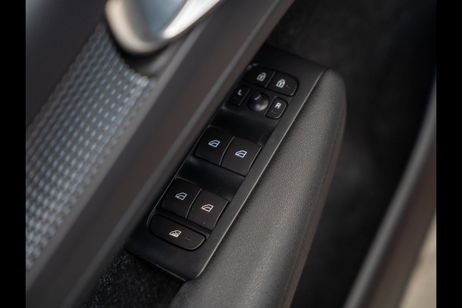 Volvo XC40 2.0 T4 Inscription R-design / ACC / Camera / 21'' / H&K