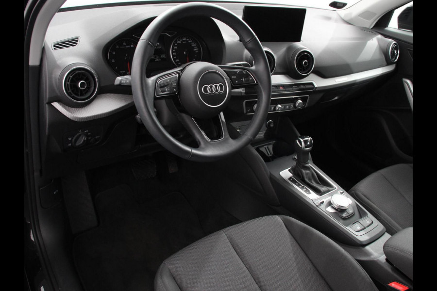 Audi Q2 35 TFSI 150pk S-Tronic Prestige Navigatie Apple Carplay / Android Auto Climate Control Dab Camera Parkeer sensoren Adaptive Cruise Control