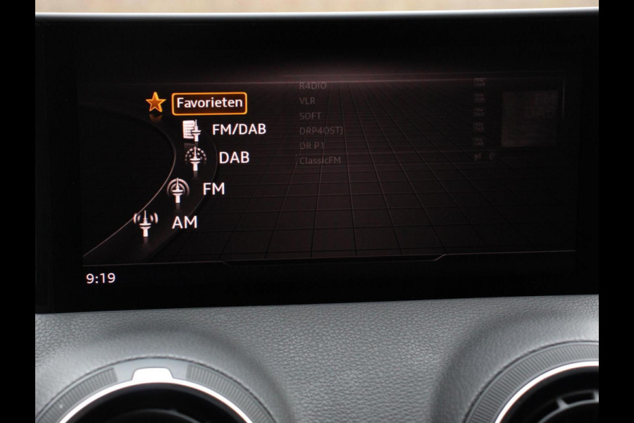 Audi Q2 35 TFSI 150pk S-Tronic Prestige Navigatie Apple Carplay / Android Auto Climate Control Dab Camera Parkeer sensoren Adaptive Cruise Control