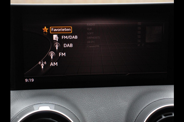 Audi Q2 35 TFSI 150pk S-Tronic Prestige Navigatie Apple Carplay / Android Auto Climate Control Dab Camera Parkeer sensoren Adaptive Cruise Control