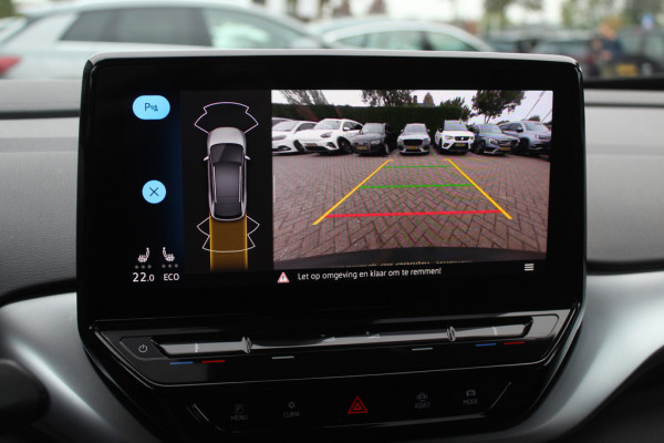 Volkswagen ID.4 First 77 kWh / Trekhaak / Camera / Apple CarPlay / DAB / 20'' / LED / Alcantara / Stoelverwarming / ACC