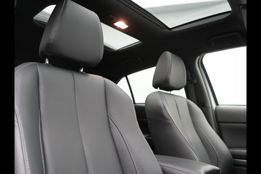 Mitsubishi Eclipse Cross 2.4 Instyle PHEV 188pk Dealer O.H. | Trekhaak Af Fabriek | Panodak | Head Up | Adaptive Cruise | 360 Camera | Lederen Sportstoelen Verwarmd | Keyless | Stuur Verwarmd | Apple Carplay | Blis | Navigatie | DAB | Plug In Hybrid |