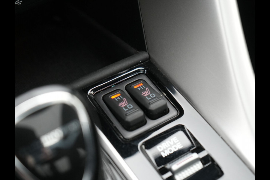 Mitsubishi Eclipse Cross 2.4 Instyle PHEV 188pk Dealer O.H. | Trekhaak Af Fabriek | Panodak | Head Up | Adaptive Cruise | 360 Camera | Lederen Sportstoelen Verwarmd | Keyless | Stuur Verwarmd | Apple Carplay | Blis | Navigatie | DAB | Plug In Hybrid |