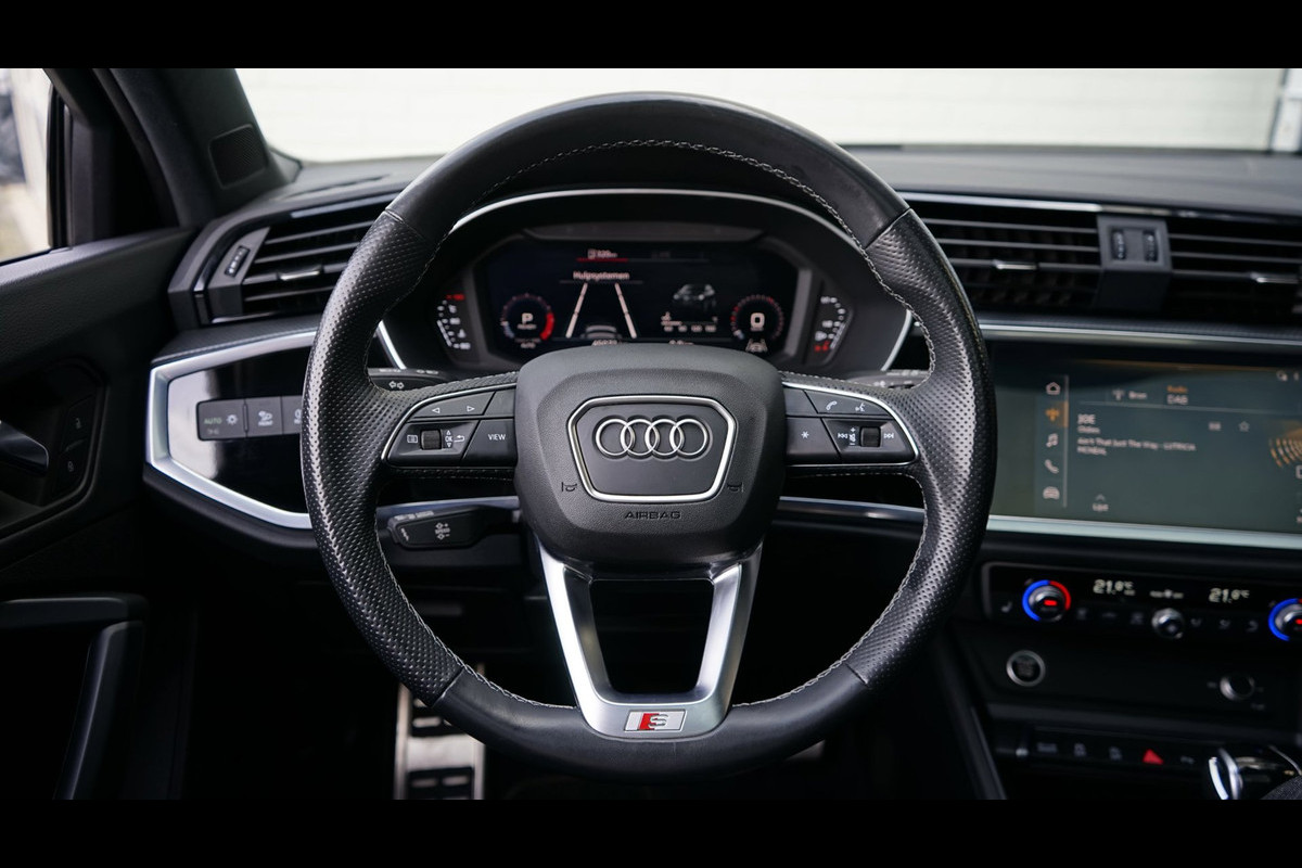 Audi Q3 Sportback 35 TFSI 3x S-Line Black Optik AUTOMAAT-CAMERA-CARPLAY-DRIVE SELECT-ELEKTRISCHE STOELEN-KEYLESS-MATRIX-PANORAMA
