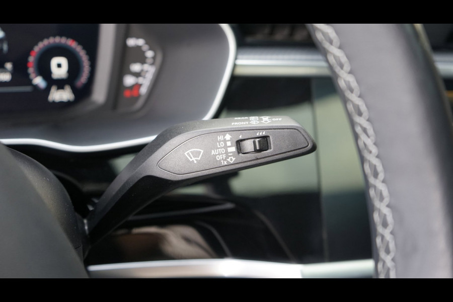 Audi Q3 Sportback 35 TFSI 3x S-Line Black Optik AUTOMAAT-CAMERA-CARPLAY-DRIVE SELECT-ELEKTRISCHE STOELEN-KEYLESS-MATRIX-PANORAMA