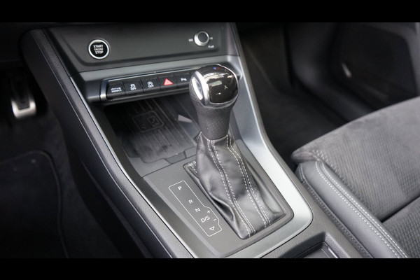 Audi Q3 Sportback 35 TFSI 3x S-Line Black Optik AUTOMAAT-CAMERA-CARPLAY-DRIVE SELECT-ELEKTRISCHE STOELEN-KEYLESS-MATRIX-PANORAMA