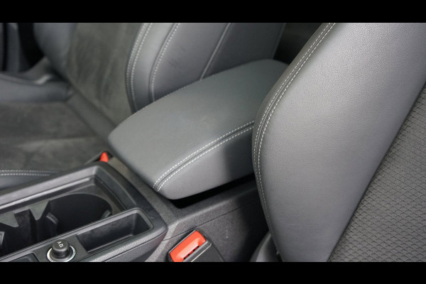 Audi Q3 Sportback 35 TFSI 3x S-Line Black Optik AUTOMAAT-CAMERA-CARPLAY-DRIVE SELECT-ELEKTRISCHE STOELEN-KEYLESS-MATRIX-PANORAMA