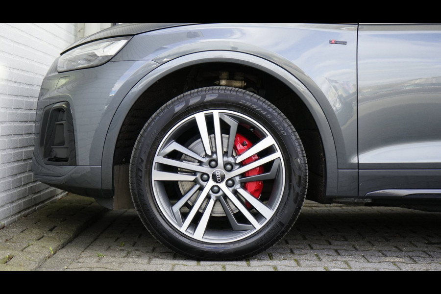 Audi Q5 55 TFSIe Quattro 3x S-Line Black Optik ACC-AMBIANCE-CAMERA-CARPLAY-KEYLESS-MATRIX LED-PANORAMA-ZONSVERDUISTERING