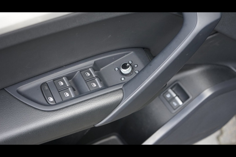 Audi Q5 55 TFSIe Quattro 3x S-Line Black Optik ACC-AMBIANCE-CAMERA-CARPLAY-KEYLESS-MATRIX LED-PANORAMA-ZONSVERDUISTERING