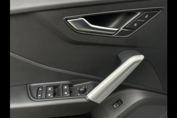 Audi Q2 30 TFSI S Edition | Camera | Stoelverwarming