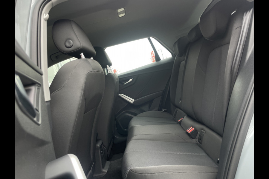 Audi Q2 30 TFSI S Edition | Camera | Stoelverwarming