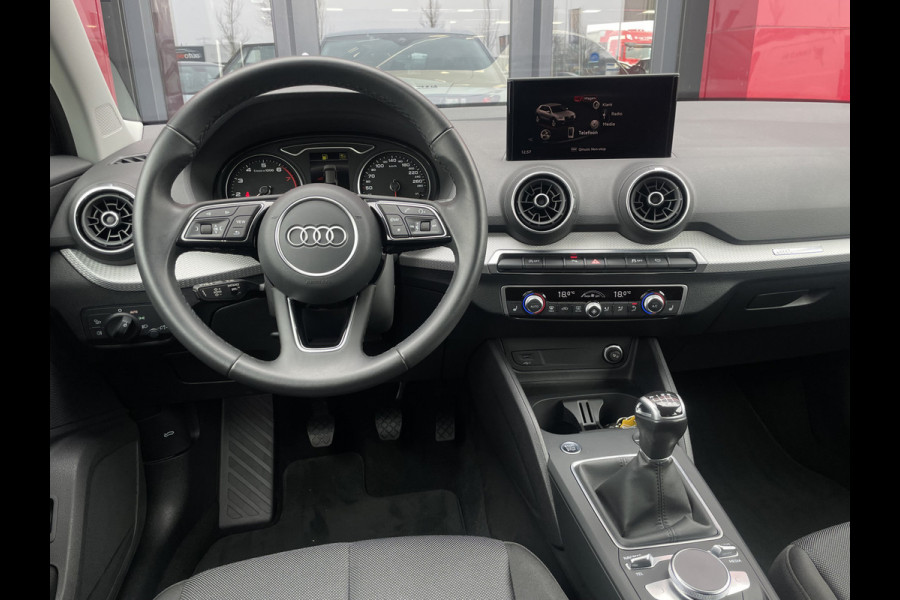 Audi Q2 30 TFSI S Edition | Camera | Stoelverwarming