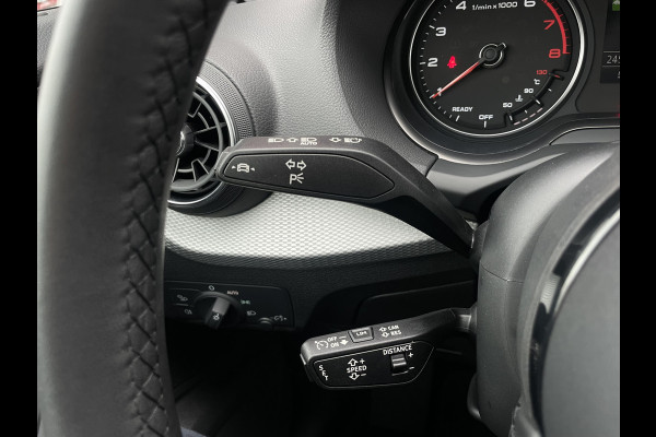Audi Q2 30 TFSI S Edition | Camera | Stoelverwarming