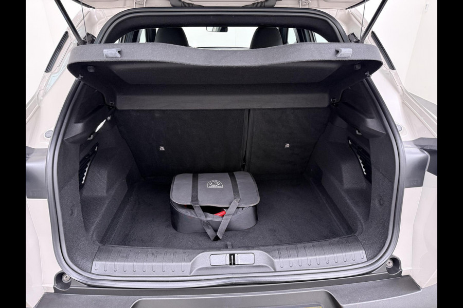 Alfa Romeo junior Elettrica 54 kWh VAN € 30.900,- VOOR € 26.877,- UW LENTEVOORDEEL € 4.023,-! | 15.000KM!! | FABRIEKSGARANTIE | APPLE CARPLAY| ANDROID AUTO| UNIEKE KLEUR! | ADAPTIVE CRUISE CONTROL|