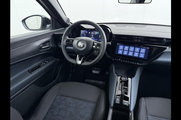 Alfa Romeo junior Elettrica 54 kWh VAN € 30.900,- VOOR € 26.877,- UW LENTEVOORDEEL € 4.023,-! | 15.000KM!! | FABRIEKSGARANTIE | APPLE CARPLAY| ANDROID AUTO| UNIEKE KLEUR! | ADAPTIVE CRUISE CONTROL|