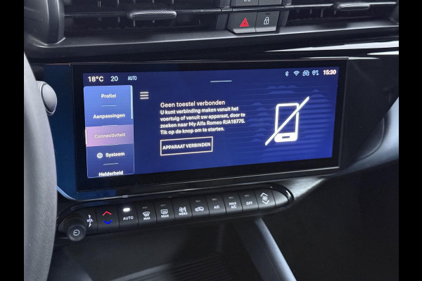 Alfa Romeo junior Elettrica 54 kWh VAN € 30.900,- VOOR € 26.877,- UW LENTEVOORDEEL € 4.023,-! | 15.000KM!! | FABRIEKSGARANTIE | APPLE CARPLAY| ANDROID AUTO| UNIEKE KLEUR! | ADAPTIVE CRUISE CONTROL|