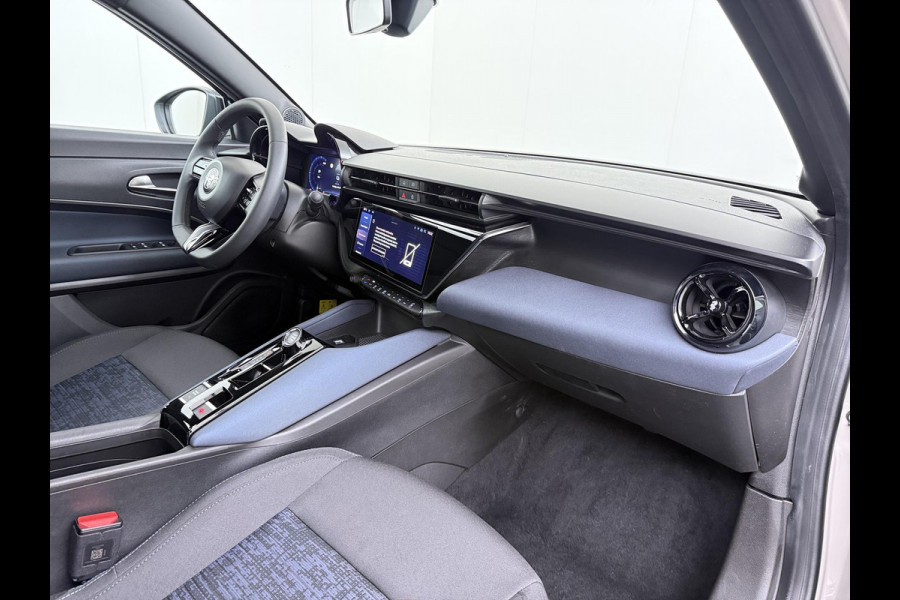 Alfa Romeo junior Elettrica 54 kWh VAN € 30.900,- VOOR € 26.877,- UW LENTEVOORDEEL € 4.023,-! | 15.000KM!! | FABRIEKSGARANTIE | APPLE CARPLAY| ANDROID AUTO| UNIEKE KLEUR! | ADAPTIVE CRUISE CONTROL|