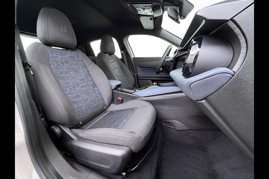 Alfa Romeo junior Elettrica 54 kWh VAN € 30.900,- VOOR € 26.877,- UW LENTEVOORDEEL € 4.023,-! | 15.000KM!! | FABRIEKSGARANTIE | APPLE CARPLAY| ANDROID AUTO| UNIEKE KLEUR! | ADAPTIVE CRUISE CONTROL|