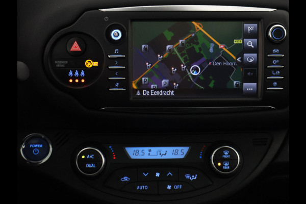Toyota Yaris 1.5 Hybrid Executive | Stoelverwarming | Panoramadak | Navigatie |