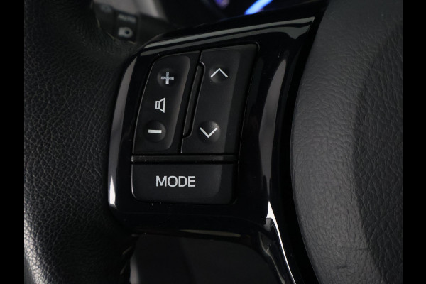 Toyota Yaris 1.5 Hybrid Executive | Stoelverwarming | Panoramadak | Navigatie |