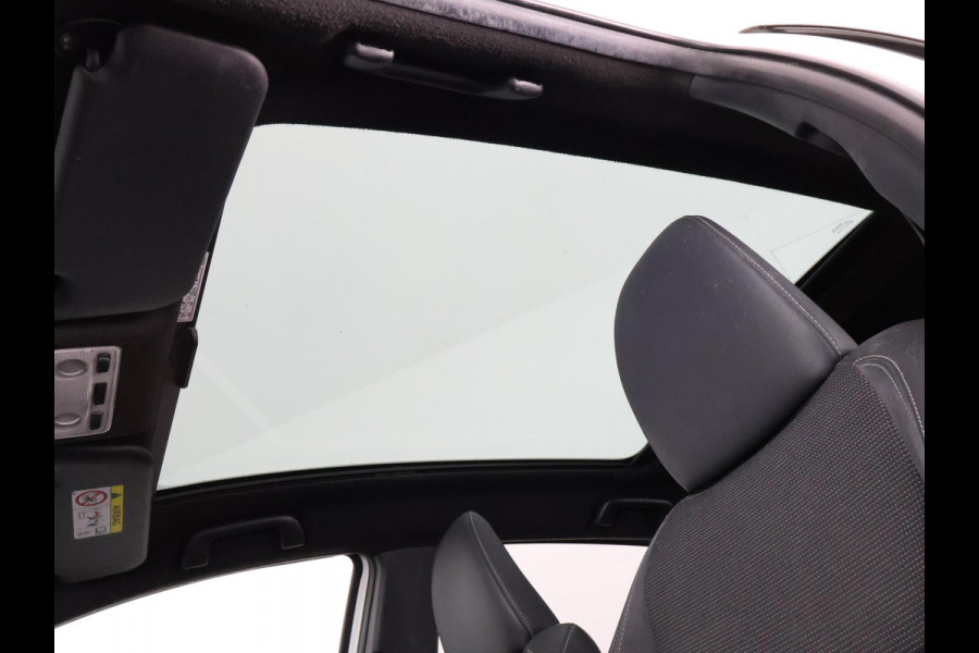 Toyota Yaris 1.5 Hybrid Executive | Stoelverwarming | Panoramadak | Navigatie |