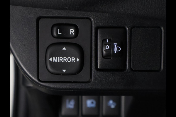 Toyota Yaris 1.5 Hybrid Executive | Stoelverwarming | Panoramadak | Navigatie |