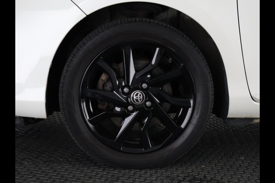 Toyota Yaris 1.5 Hybrid Executive | Stoelverwarming | Panoramadak | Navigatie |
