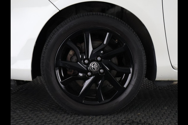 Toyota Yaris 1.5 Hybrid Executive | Stoelverwarming | Panoramadak | Navigatie |
