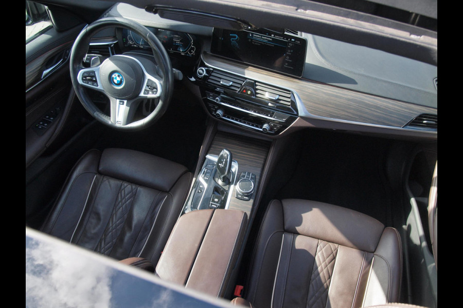 BMW 5 Serie 545e xDrive Business Edition Plus | M-Pakket | Schuifdak | Massage stoelen | Head-Up Display | Camera | NL-Auto |