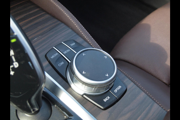 BMW 5 Serie 545e xDrive Business Edition Plus | M-Pakket | Schuifdak | Massage stoelen | Head-Up Display | Camera | NL-Auto |