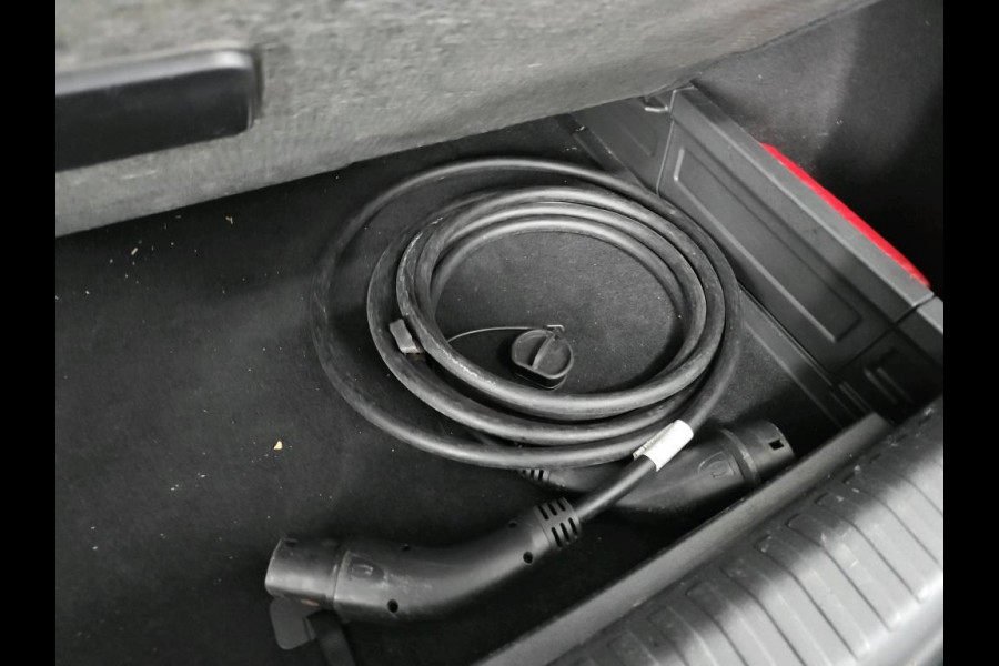 Audi Q4 Sportback e-tron 40 Advanced edition 77 kWh | Stoelverwarming | Stuurverwarming | Adaptive Cruise Control | Navigatie | Camera | Trekhaak | Keyless | RS Seats | Matrix LED |