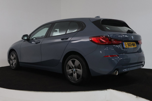 BMW 1-serie 118i Business Edition (NAVIGATIE, PARKEERSENSOREN, CRUISE CONTROL)