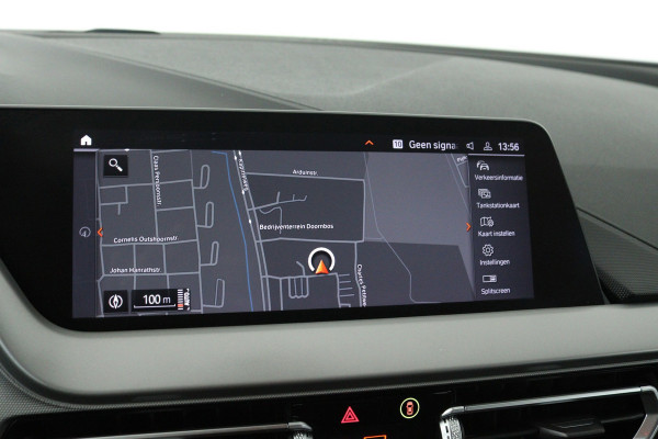 BMW 1-serie 118i Business Edition (NAVIGATIE, PARKEERSENSOREN, CRUISE CONTROL)