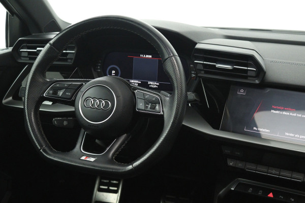 Audi A3 Sportback 30 TFSI S edition (PANORAMADAK, STOELVERWARMING, DIGITALE COCKPIT, NAVIGATIE, LANE-ASSIST, PARKEERSENSOREN)