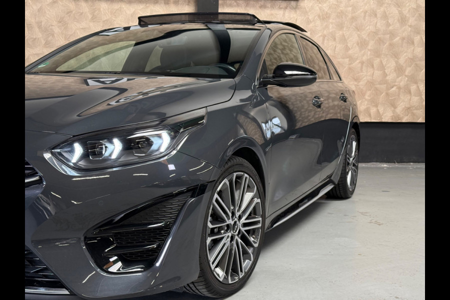 Kia ProCeed 1.5 T-GDi GT-PlusLine | Pano | Stuur/Stoelverwarming | Led | Carplay | Camera | Dodehoekdetectie |l | NAP |